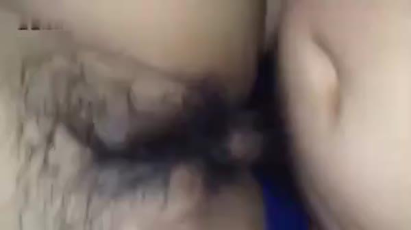 酒后发浪没控制住就把穿棉白袜的骚浪嫂子给操了 骚货嫂子身材非常好 无套直接操 干出白浆高潮 叫床特淫荡